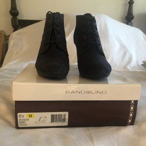 New in box Bandolino Garett Dark Blue Navy Suede Booties size 8.5